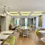 Boutique Center
