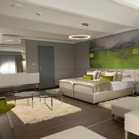 Boutique Center Hotel 2*