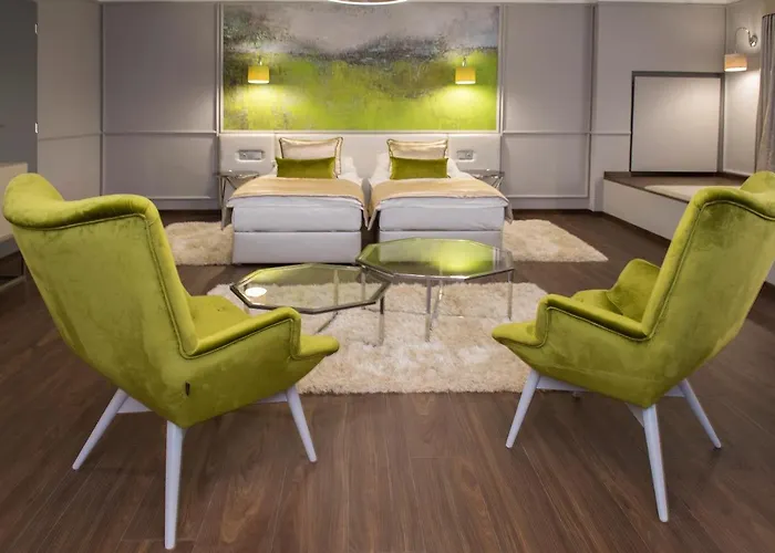 Boutique Center Hotel